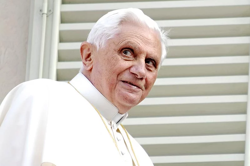 Papież Benedykt XVI przypomina duchownym o czystości, ubóstwie i posłuszeństwie.