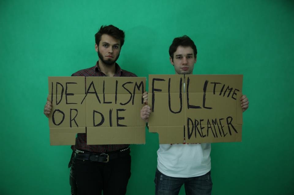 Marek Szymański i Mateusz Konopacki, uciekinierzy na Pitcairn.