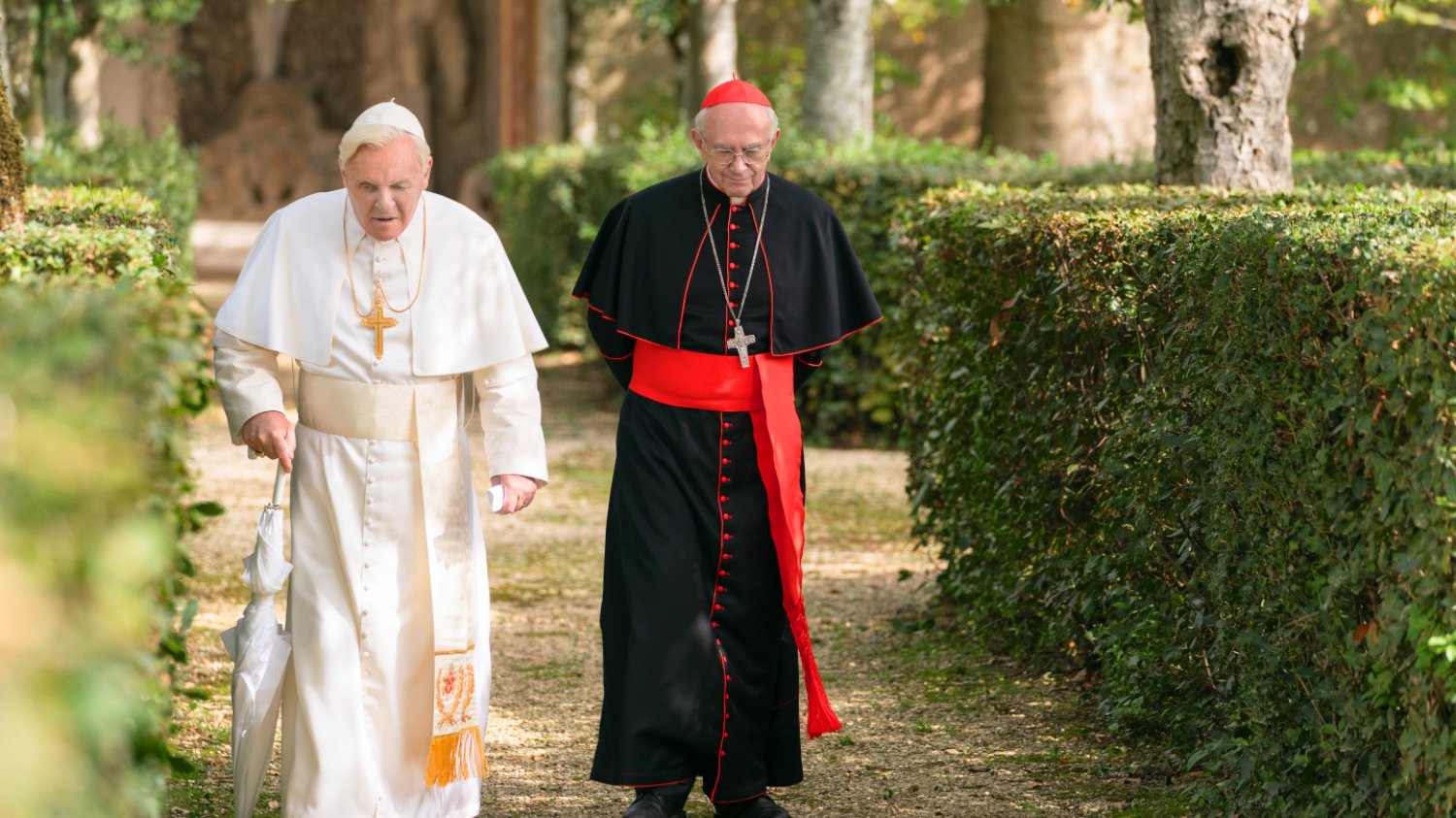 "Dwóch papieży" to udany i wciągający film o autentycznych i żyjących postaciach, ale w wielu miejscach mija się prawdą
