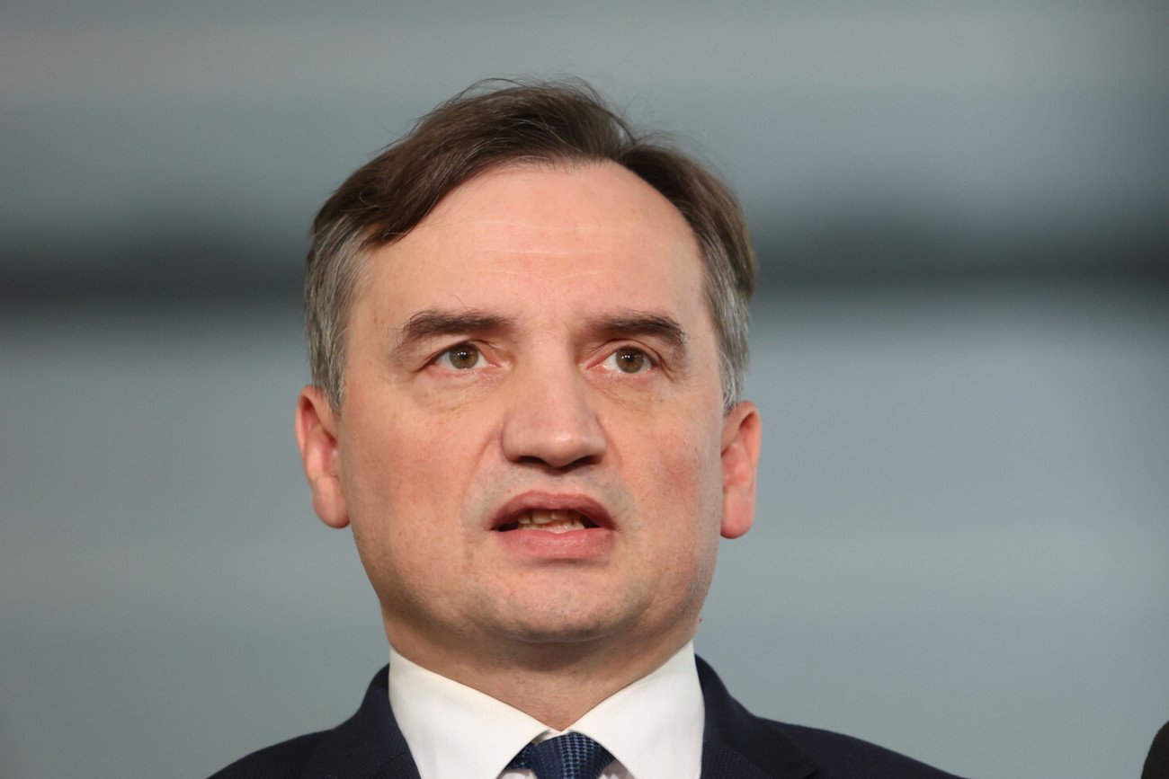 PiS poradzi sobie lepiej bez partii Ziobry? Polacy wyrazili swoje zdanie.