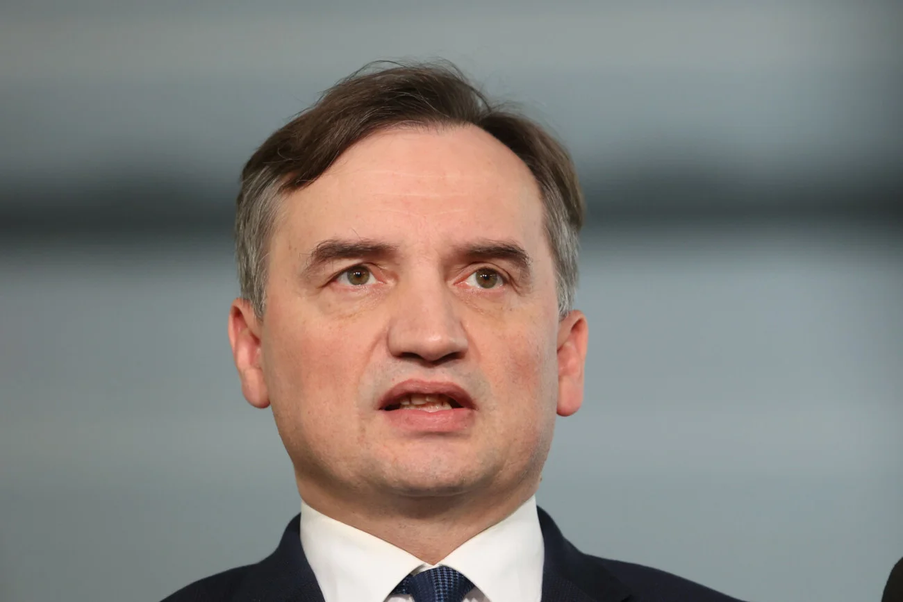 PiS poradzi sobie lepiej bez partii Ziobry? Polacy wyrazili swoje zdanie.