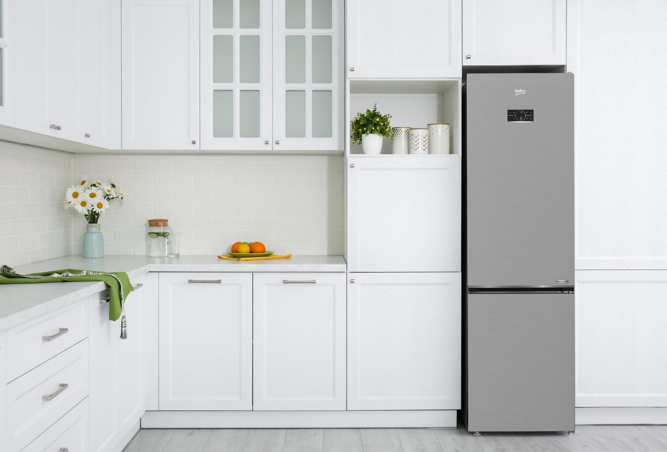 Beko B5RCNA406LXBW Beyond HarvestFresh No Frost to lodówka, której niezawodność przetestowaliśmy, wypełniając ją po brzegi 70 butelkami z wodą.