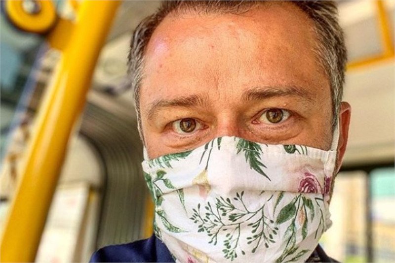 Jarosław Kuźniar wstawił zdjęcie ze szpitala.