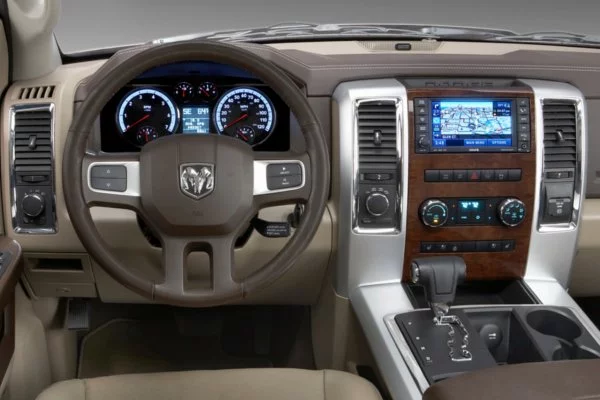Dodge RAM IV - wnętrze kabiny