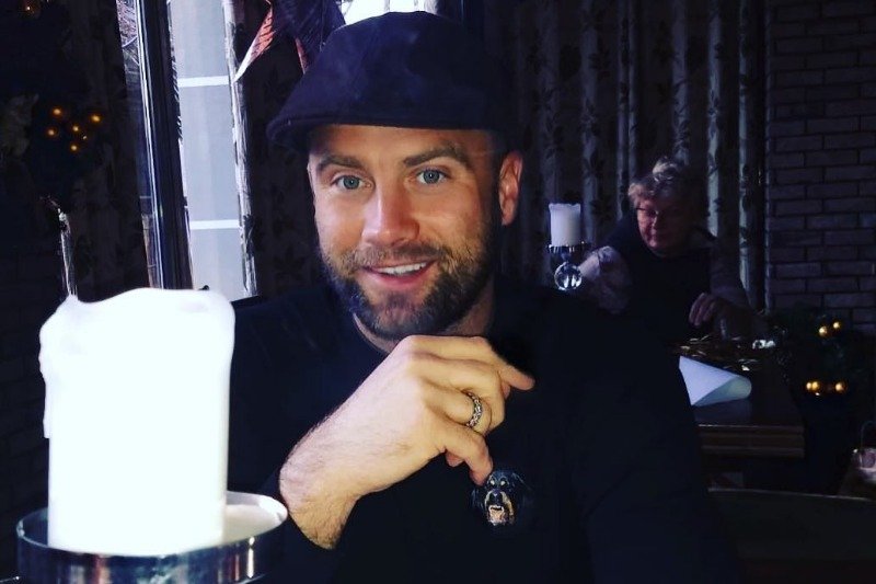 Artura Boruca wyraźnie rozbawiła aukcja Radka Majdana i Małgorzaty Rozenek – tyle że to nie do końca tak.