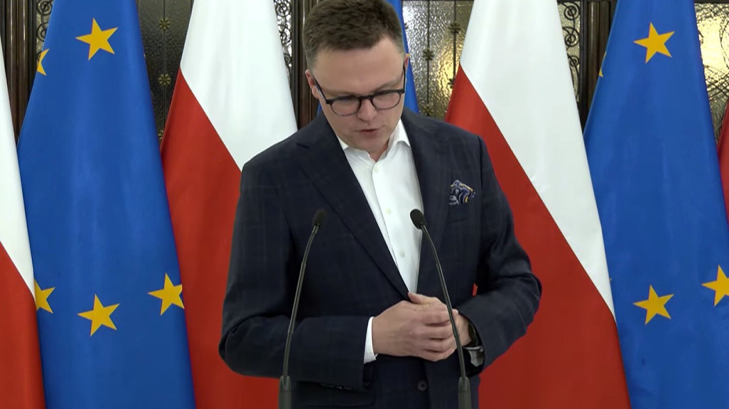 Hołownia zapytany o kontakty z Morawieckim. Odpowiedział znaną piosenką.
