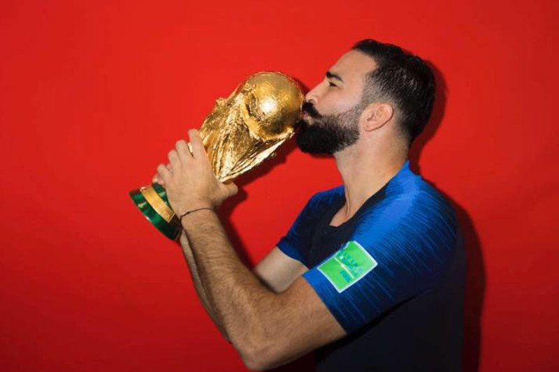 Adil Rami opowiedział o kulisach imprezy Francuzów po wygraniu meczu z Argentyną.