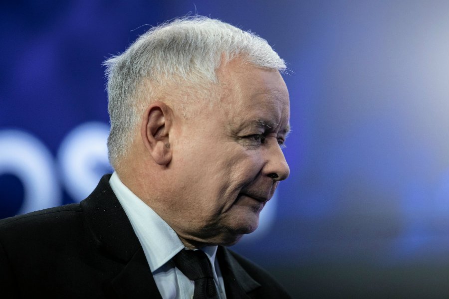 Jarosław Kaczyński może mieć powody do radości. Jeśli wierzy w sondaże przeprowadzane dla prawicowych portali.