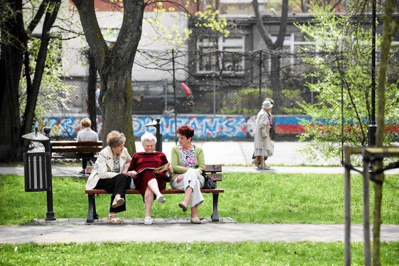 Prawo i Sprawiedliwość ma pomysł na dodatkowe procenty w sondażach. Tym razem obdarowanymi będą emeryci.