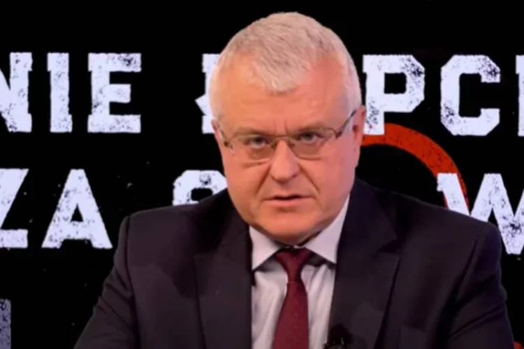 Pastor Chojecki został skazany na osiem miesięcy prac społecznych. Pastor Chojecki skazany przez sąd za obrazę Andrzeja Dudy i uczuć religijnych katolików.