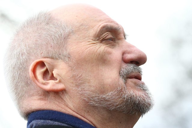 Minister Macierewicz ma plan, który w praktyce pozwoli mu przejąć kontrolę nad polskimi przedsiębiorstwami.