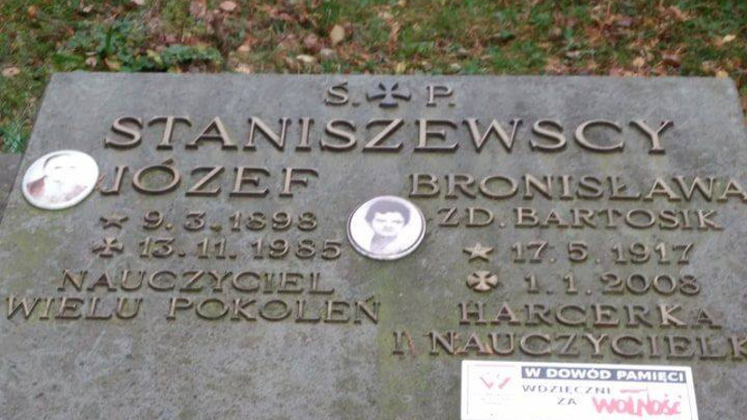 Na rodzinnym grobie rodziny Grażyny Staniszewskiej niespodziewanie pojawiła się nowa płyta.