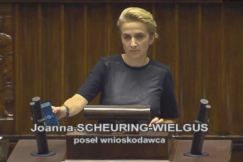 Dzwonił i groził posłance karą śmierci. Joanna Scheuring-Wielgus ujawniła szokujące nagranie. Ale hejt wobec niej trwa
