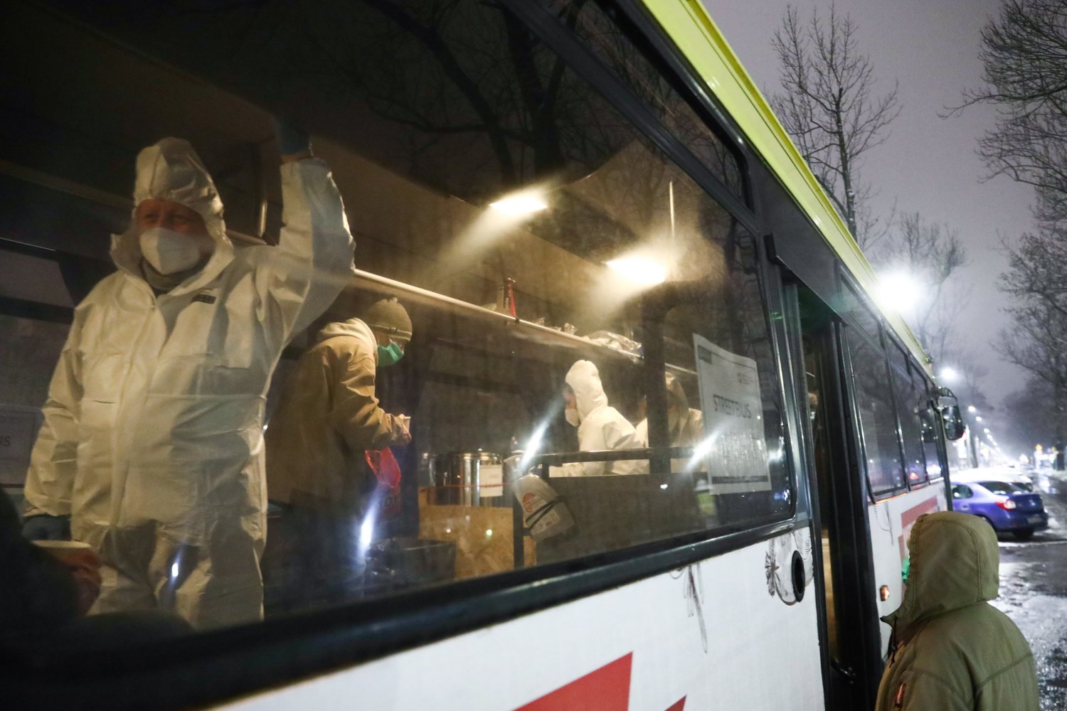 Szokujące wyniki badań naukowców z chińskiego uniwersytetu. Koronawirus utrzymał się w Wuhan na długo po tym, kiedy miasto deklarowało jego zwalczenie