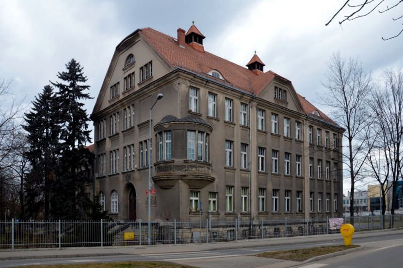 Kurator nie zgodził się na zmianę patrona szkoły.