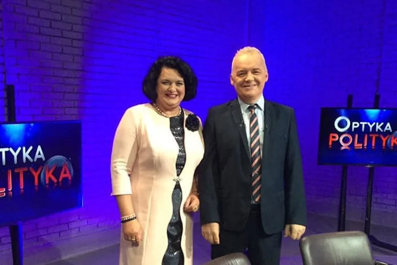 Barbara Dziuk gratuluje nowemu naczelnemu "Dziennika Zachodniego".