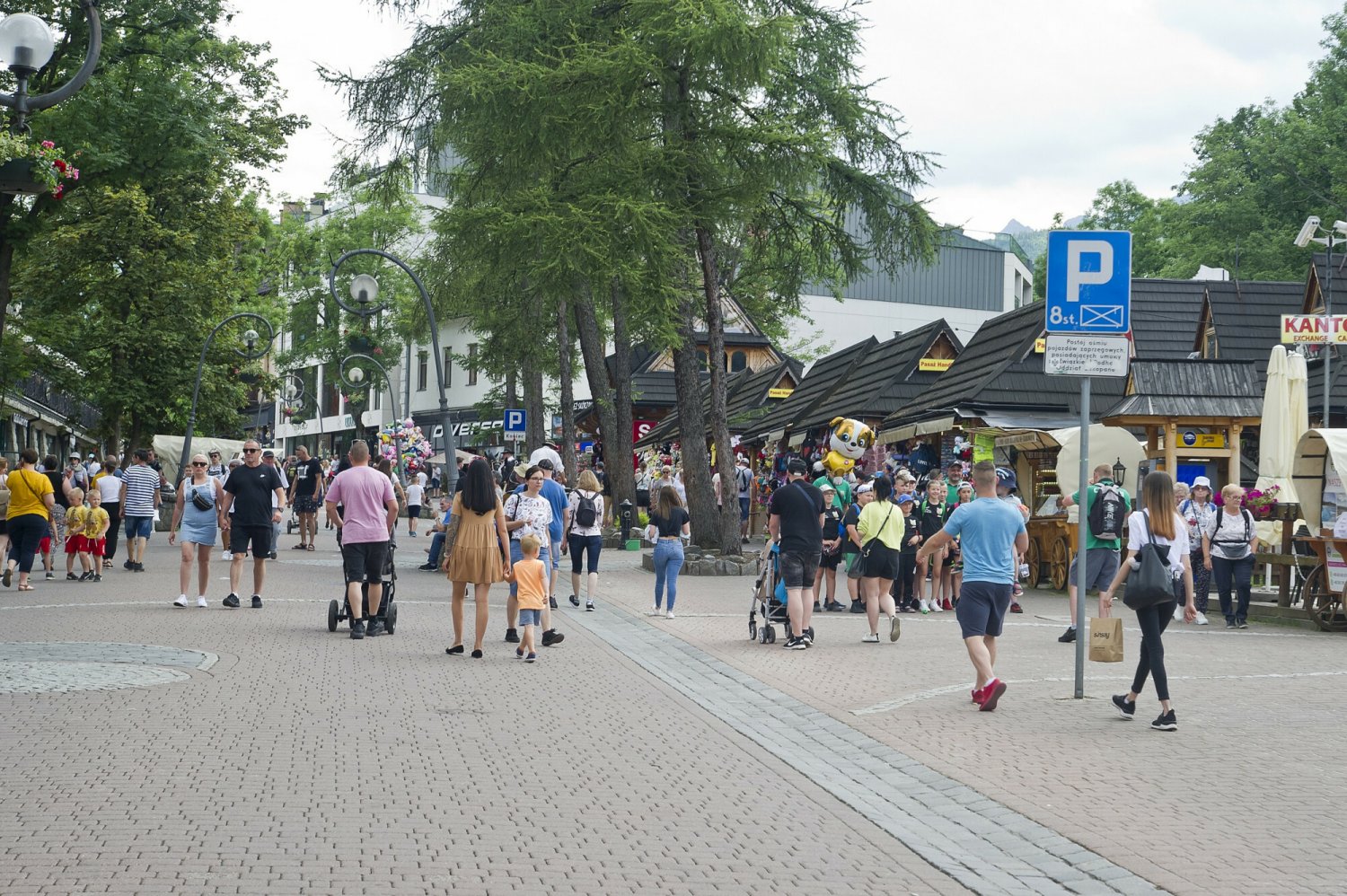 Rafał Porębski z Prokuratury Rejonowej w Zakopanem poinformował, że trzej mężczyźni, którzy brali udział w bójce na Krupówkach, usłyszeli już zarzuty. (zdj. ilustracyjne)