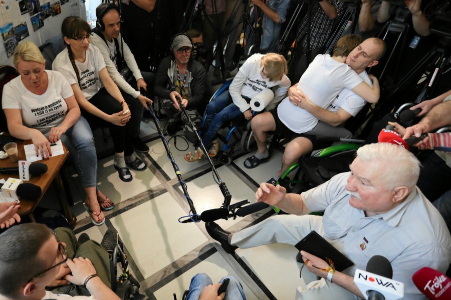 Lech Wałęsa nie przebierał w słowach podczas spotkania z niepełnosprawnymi w Sejmie.