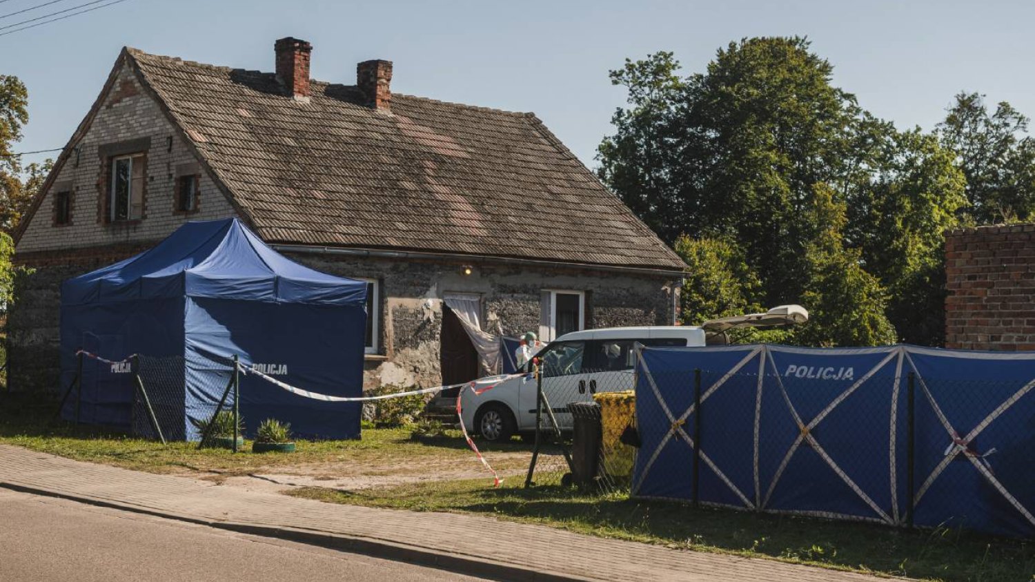Czerniki: Ojciec ogolił jej głowę i chodził z nią za rękę. Kulisy zbrodni