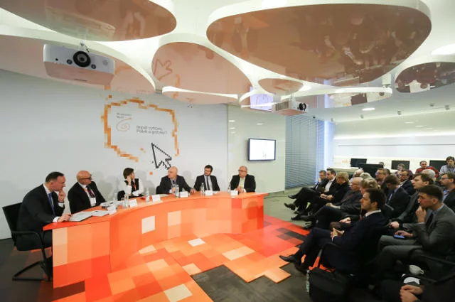 Miasteczko Myśli to cykliczny projekt debat zainicjowany przez Orange Polska.