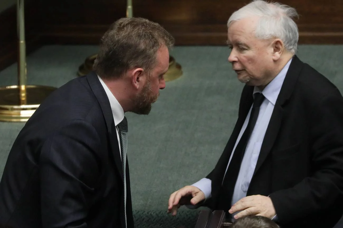 "Kalka w kalkę argumentacja wicepremiera Kaczyńskiego". Znamy decyzję prokuratury ws. respiratorów