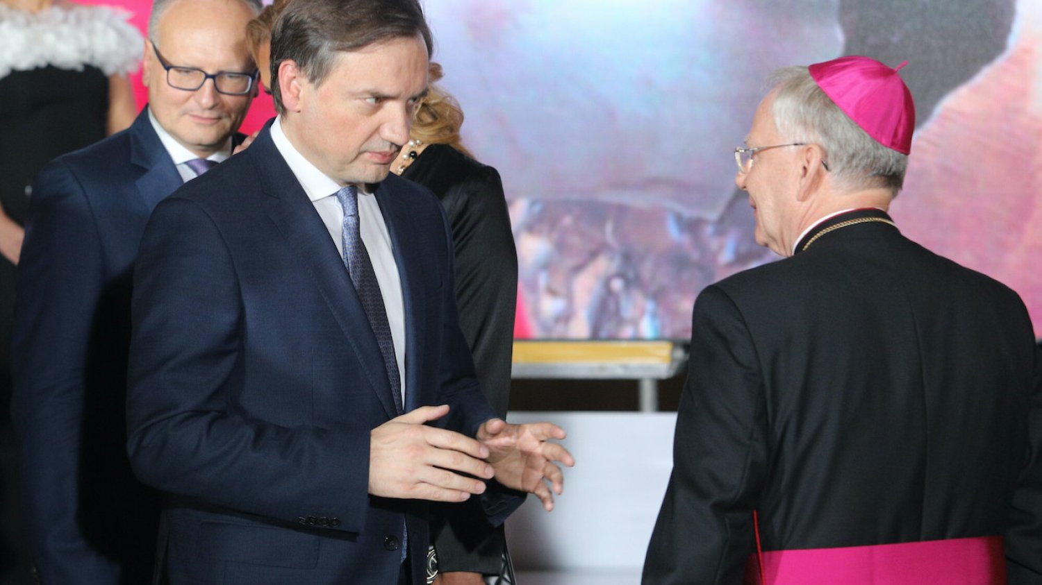 Minister sprawiedliwości i prokurator generalny Zbigniew Ziobro oraz arcybiskup Marek Jędraszewski (2019).