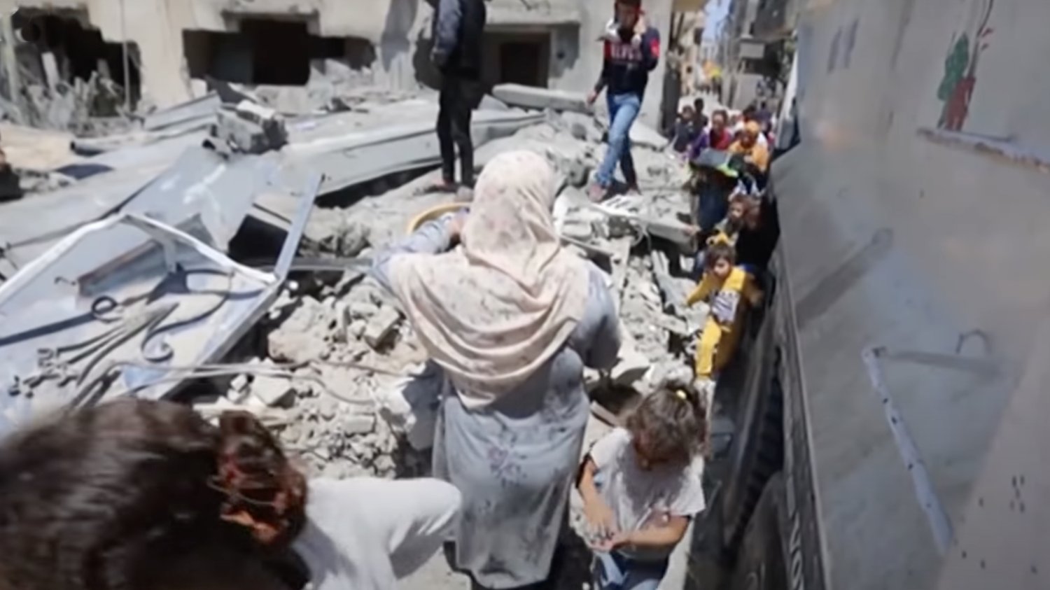 Gaza jest kompletnie zniszczona po atakach Izraela. Domów zostali pozbawieni zwykli mieszkańcy.