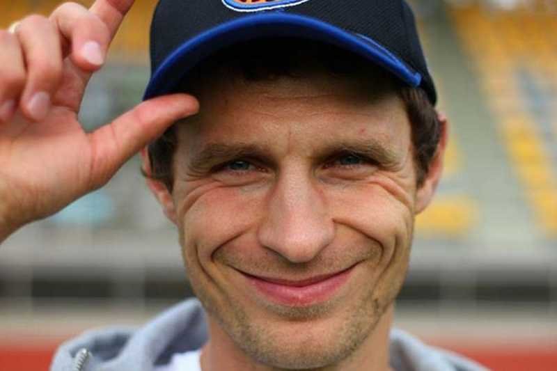 Marcin Rosłoń w piłkę już nie gra. Od lat komentuje mecze. Od czterech lat biega, startuje w najtrudniejszych zawodach.