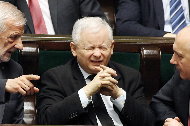 Prezes PiS Jarosław Kaczyński może zostać mocno zaskoczony odpowiedzią UE na jego politykę.