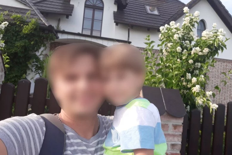 Stowrzyszenie Dzielny Tato broni Tomasza M., który prawdopodobnie otruł siebie i dziecko w sali zabaw na Bemowie.