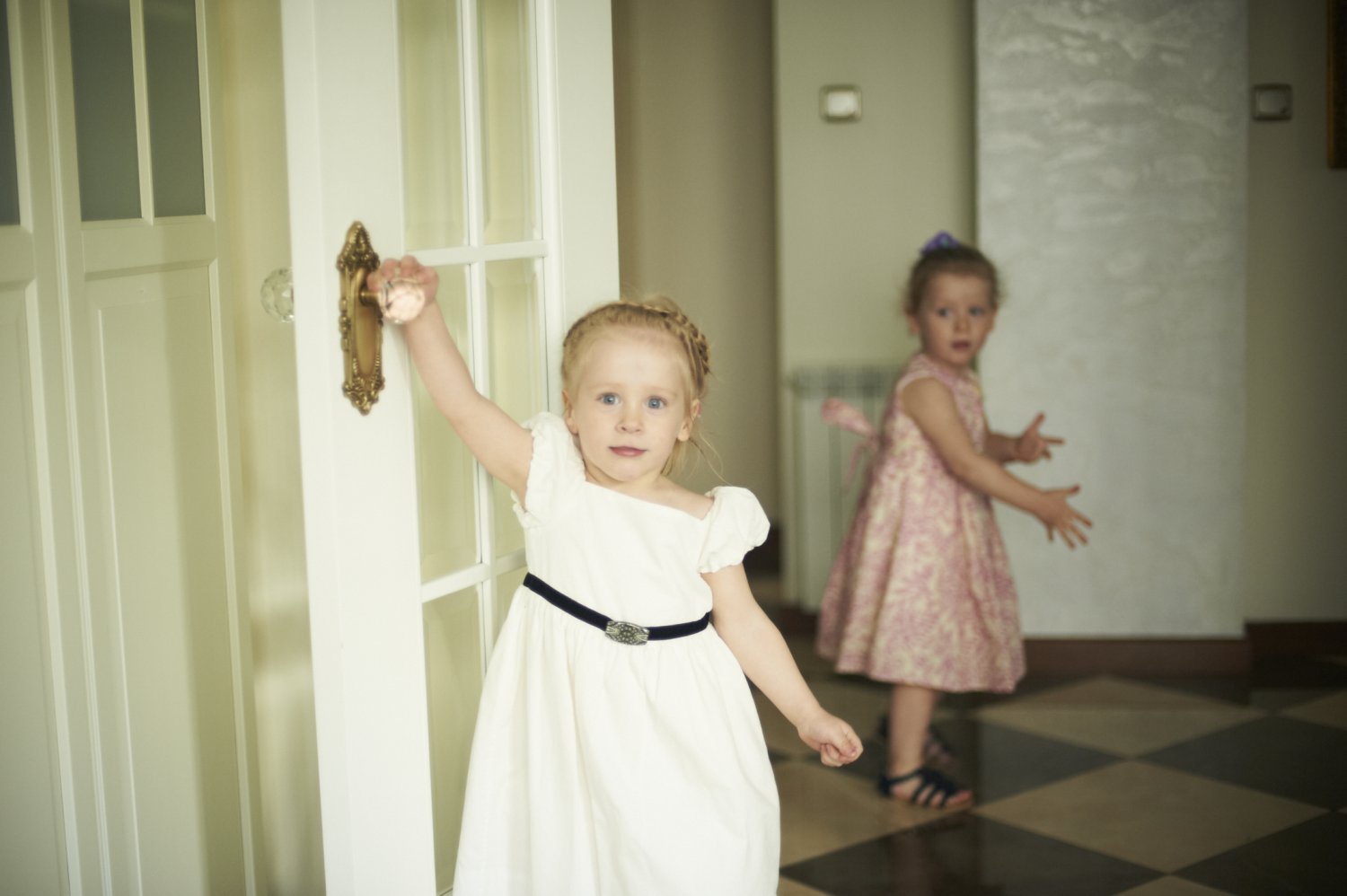 Madzia i Małgosia, córki MaTaty, samodzielnego ojca.