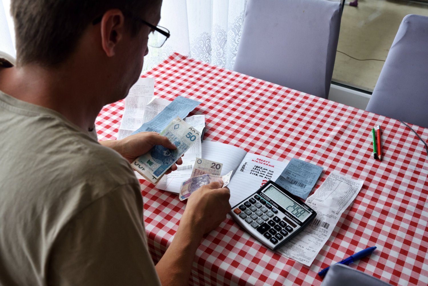 Podwyżki opłat w 2025. Co będzie droższe i gdzie?