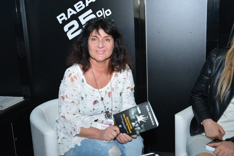 W książce "Zrozumieć zbrodnię" autorka Ewa Ornacka oraz biegły sądowy z zakresu psychiatrii dr Jerzy Pobocha prowadzą czytelnika przez mroczne meandry zbrodniczych umysłów