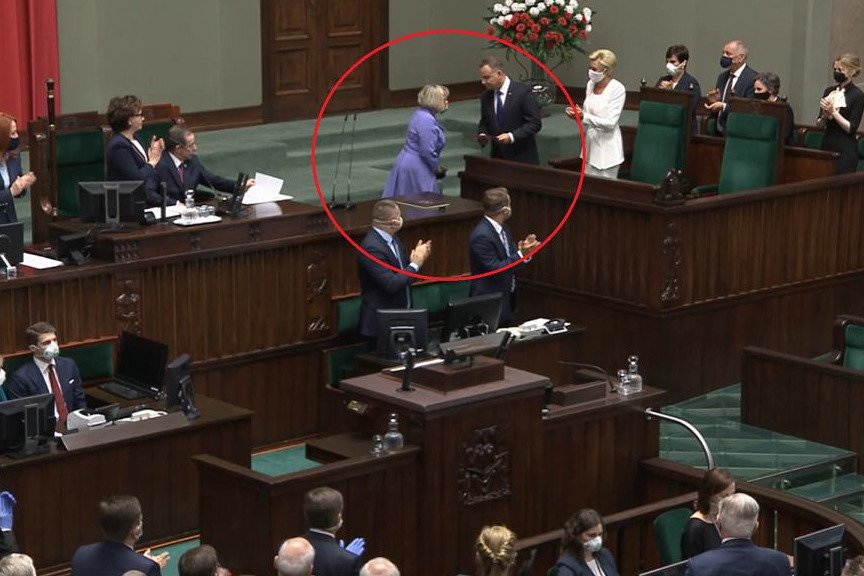 Wanda Nowicka wręczyła prezydentowi list