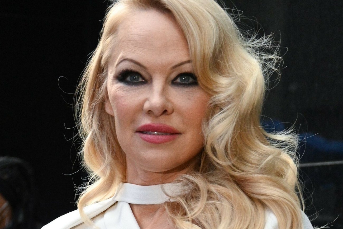 Pamela Anderson opisała w swojej książce "Love, Pamela" incydent z udziałem Tima Allena. Aktor miał się przed nią obnażyć.