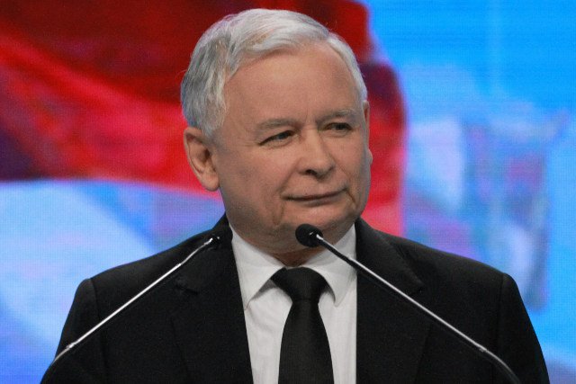 PiS rozpoczyna kampanię parlamentarną w roli faworyta