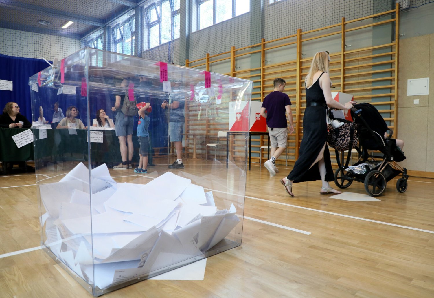 Tak Polacy zagłosują w drugiej turze. Nowy sondaż pokazał kluczową strategię