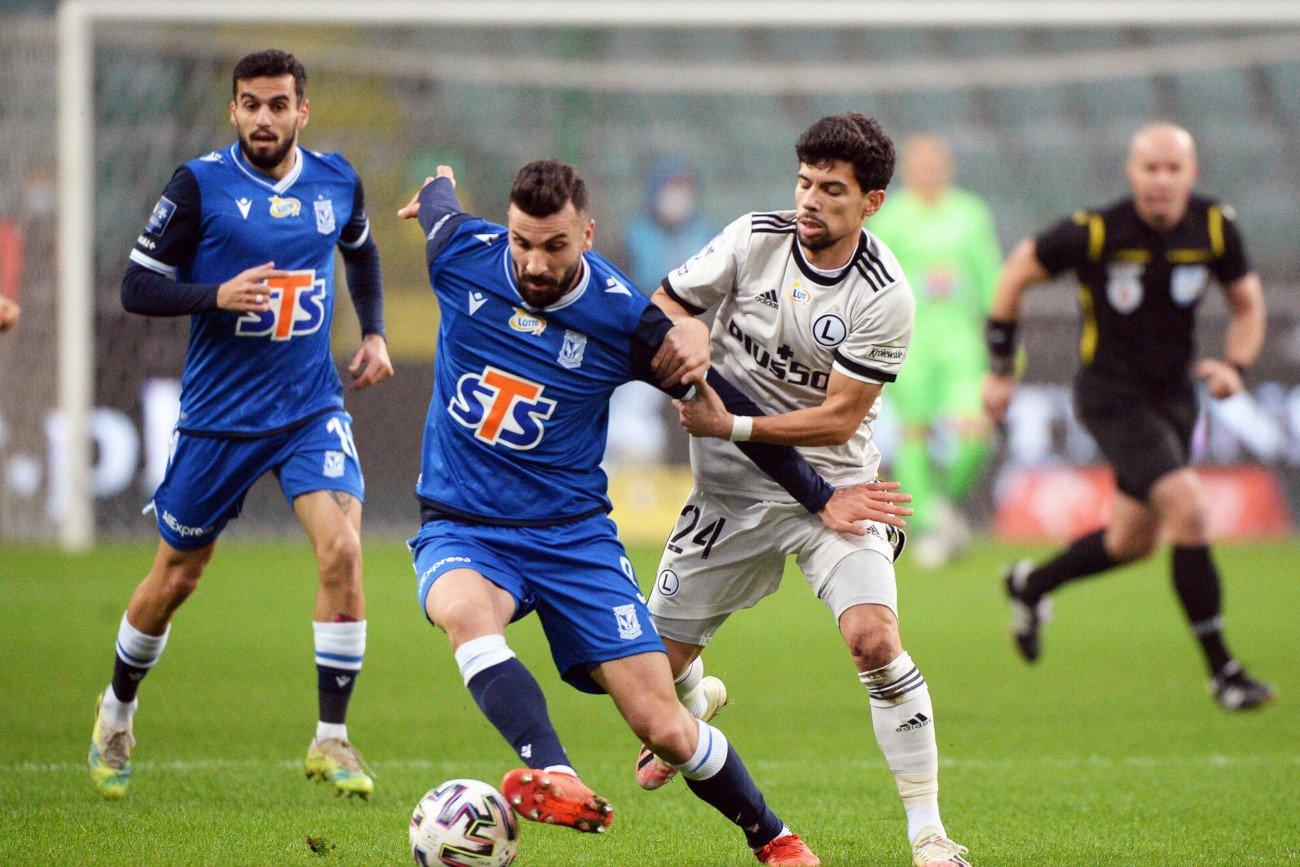 W niedzielę w Warszawie kolejna odsłona polskiego klasyku. Legia będzie chciała zatrzymać rozpędzonego Lecha.