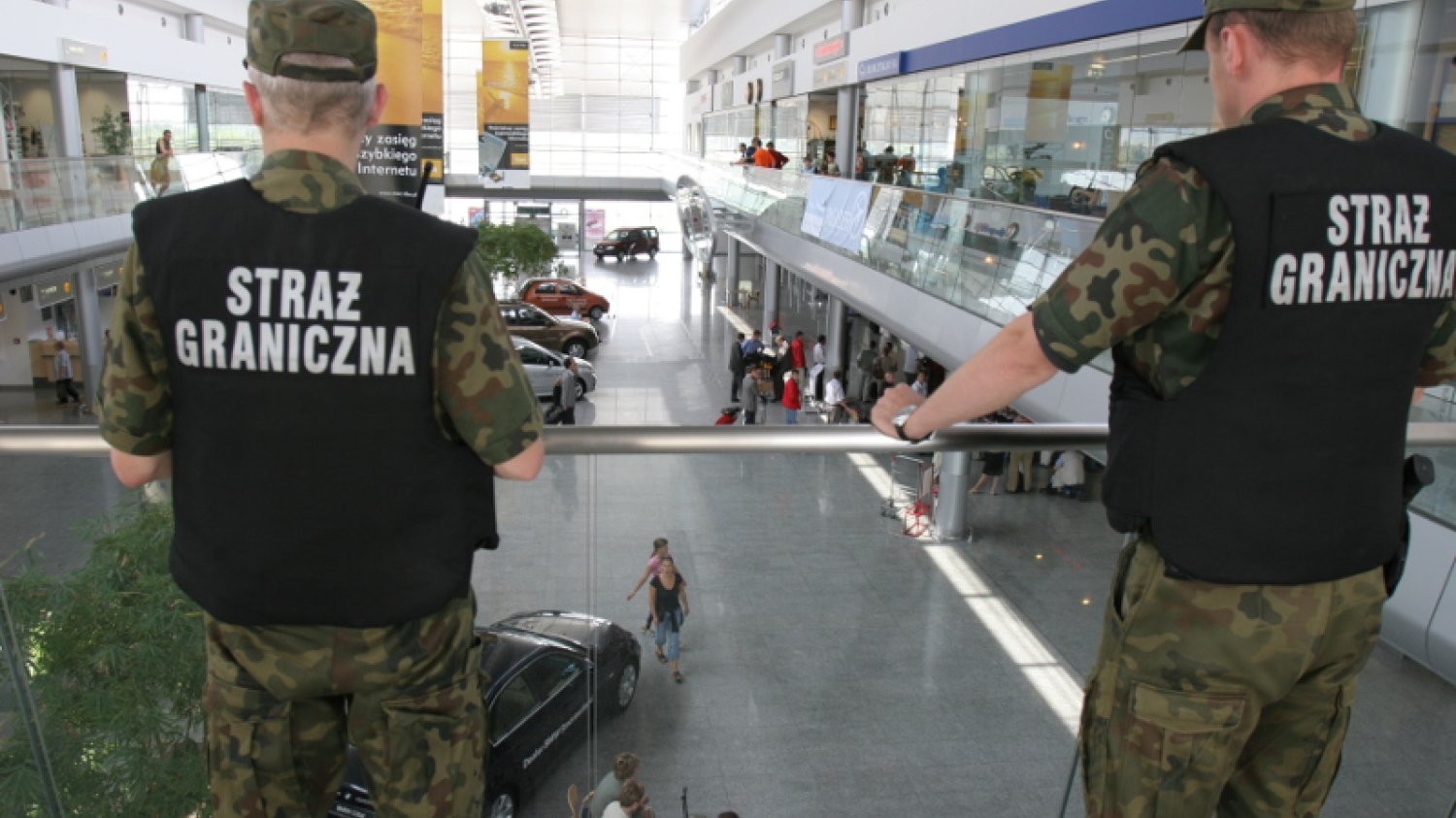 Miało być śmiesznie, ale skończyło się niezbyt dobrze dla dwóch pasażerów z gdańskiego lotniska.