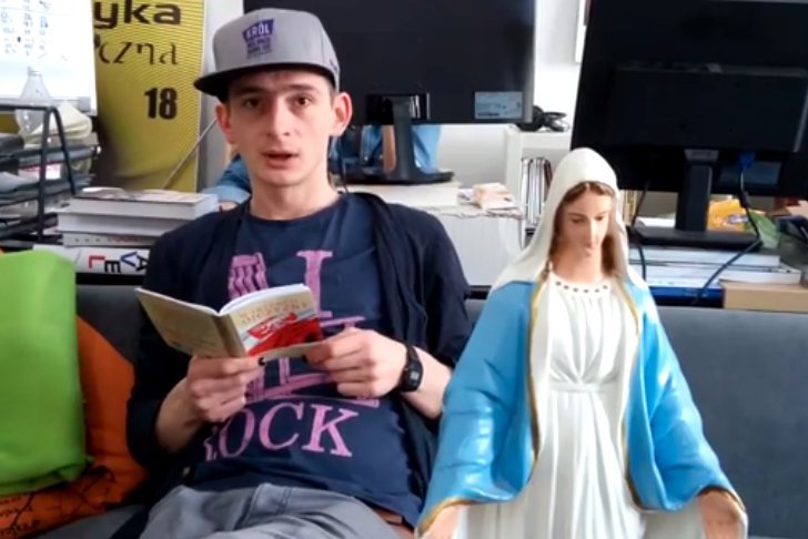 Dzień przed rozprawą Jaś Kapela odczytał modlitwę w intencji ojczyzny i sprawiedliwego wyroku. Nie został wysłuchany i teraz będzie odwoływał się od decyzji wołomińskiego sądu.