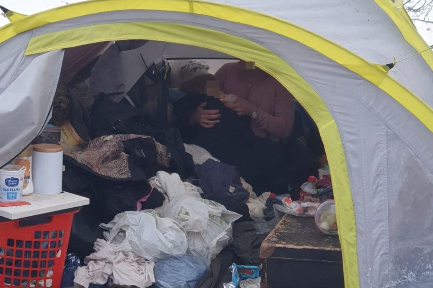 Matka z dzieckiem koczowały w namiocie w Gdańsku.