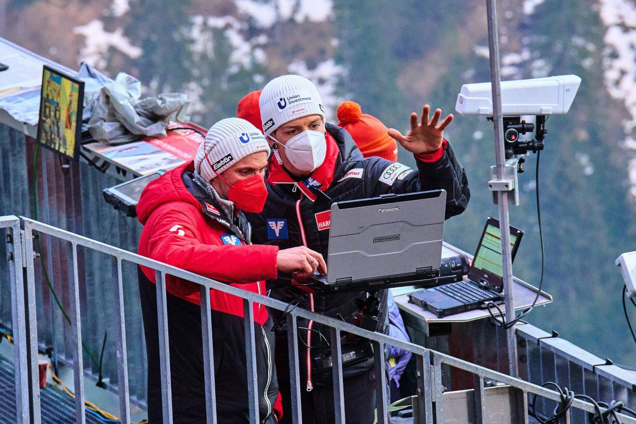 Thomas Thurnbichler (z prawej) w minionym sezonie pracował jako asystent Andreasa Widhoelzla w kadrze Austrii.
