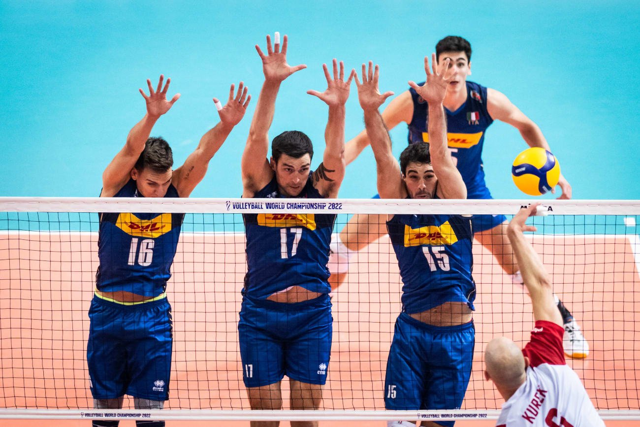 Reprezentacja Włoch zwyciężyła w niedzielnym pojedynku o mistrzostwo świata w katowickim Spodku. Włosi ograli Polaków.