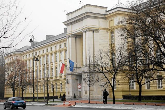 Przed Kancelarią Premiera podpalił się mężczyzna