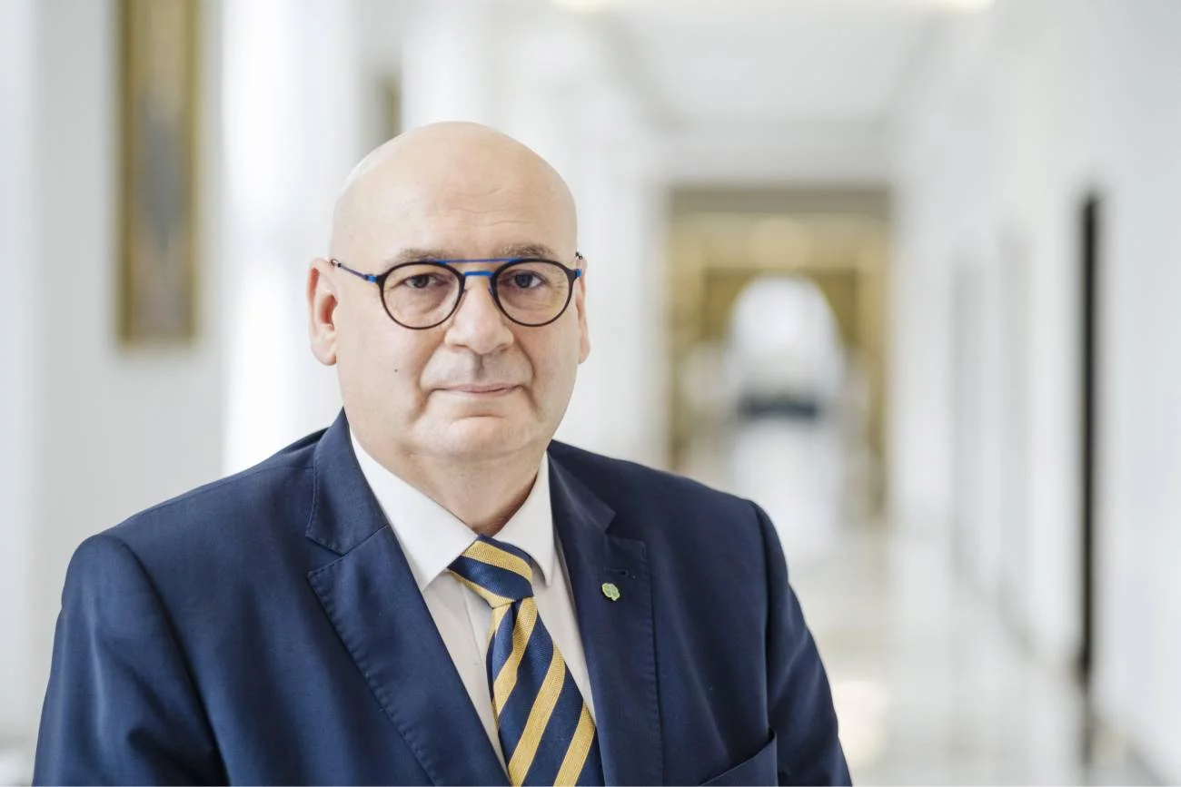 W rozmowie z naTemat.pl wicemarszałek Sejmu Piotr Zgorzelski wskazuje, jak zmienia się pozycja jego PSL na polskiej scenie politycznej i wyjaśnia, dlaczego opozycja do kolejnych wyborów powinna iść w dwóch blokach. W rozmowie z naTemat.pl wicemarszałek Sejmu Piotr Zgorzelski wskazuje, jak zmienia się pozycja jego PSL na polskiej scenie politycznej i wyjaśnia, dlaczego opozycja do kolejnych wyborów powinna iść w dwóch blokach