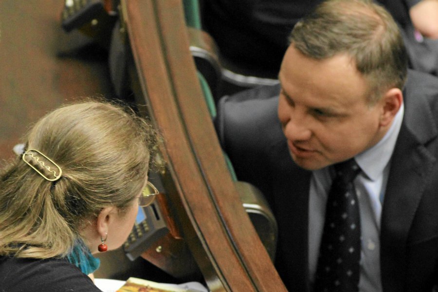 Andrzej Duda przyjmie przysięgę od Krystyny Pawłowicz, Stanisława Piotrowicz i Jakuba Steliny. Takie informacje podaje Wirtualna Polska.