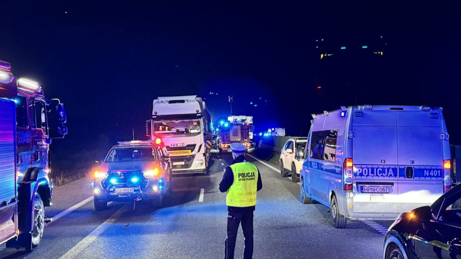 Szczegóły pogrzebów kolejnych ofiar karambolu na S7. Jest apel rodzin chłopców karambol na S7