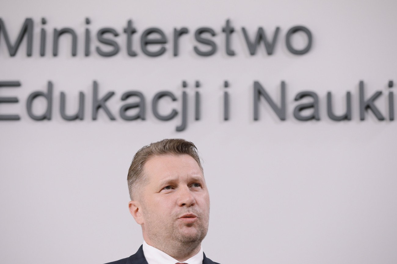 Przemysław Czarnek poinformował, że dojście do pierwszego etapu wprowadzania obligatoryjnego wyboru pomiędzy religią a etyką zajmie dwa lata.