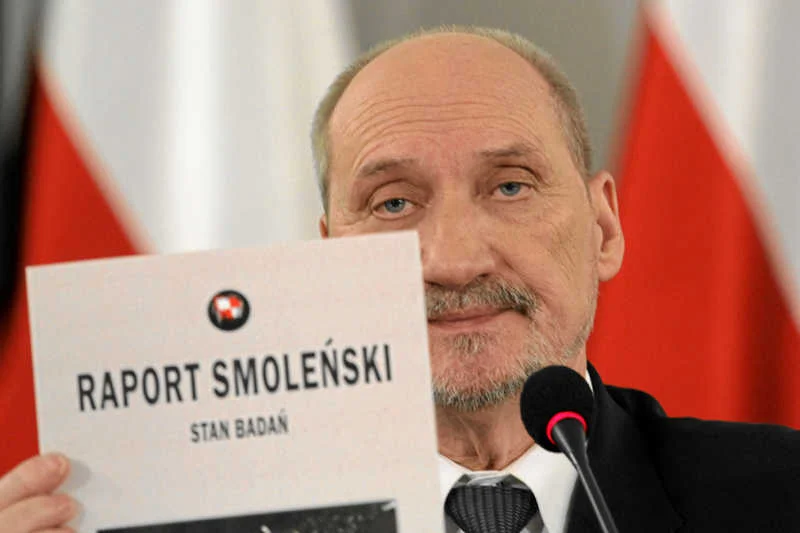 Antoni Macierewicz uważa, że przygotowywane jest "gigantyczne fałszerstwo w sprawie zbrodni smoleńskiej".