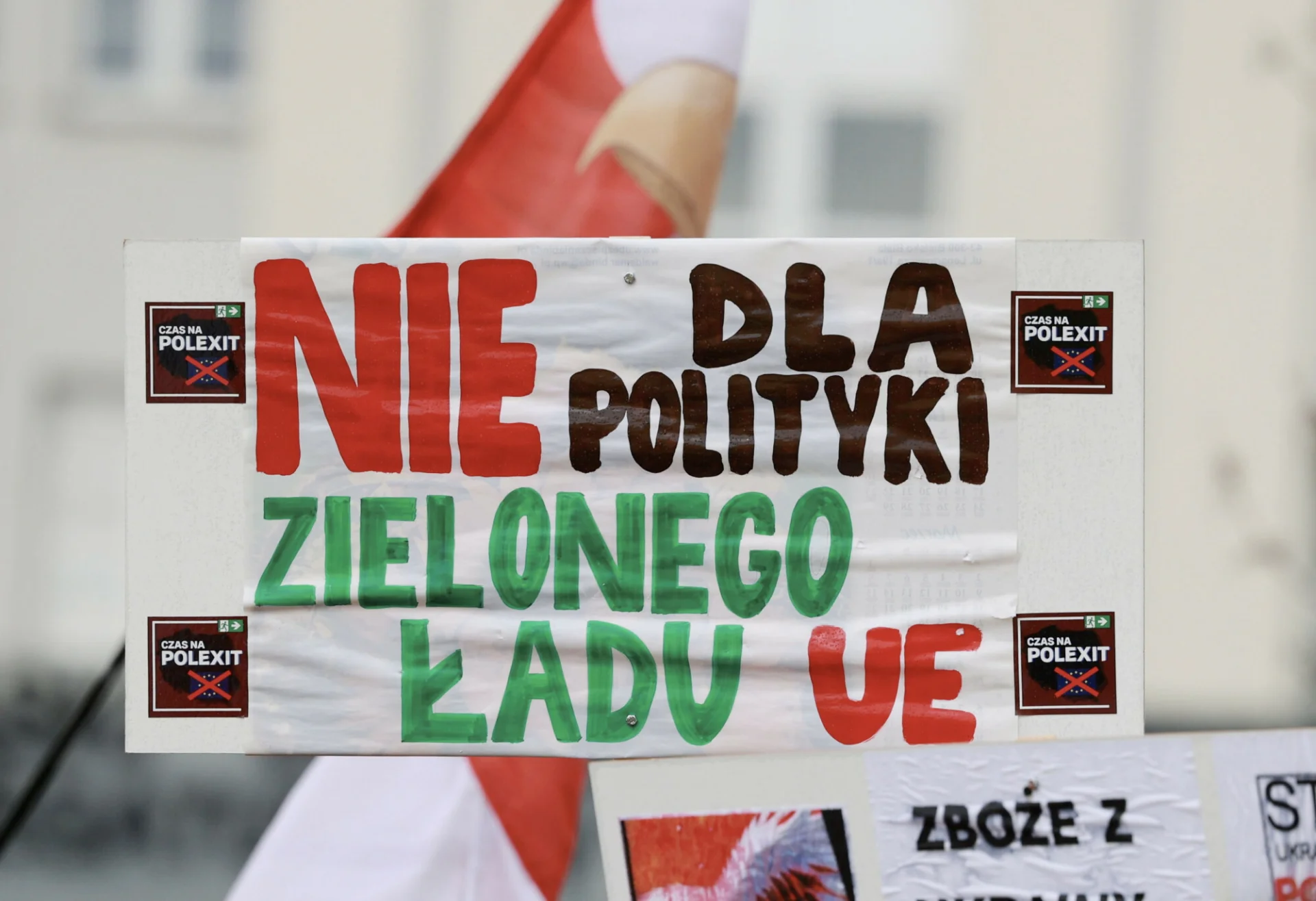 Protestujący rolnicy domagają się całkowitego zatrzymania Europejskiego Zielonego Ładu. Protest rolników